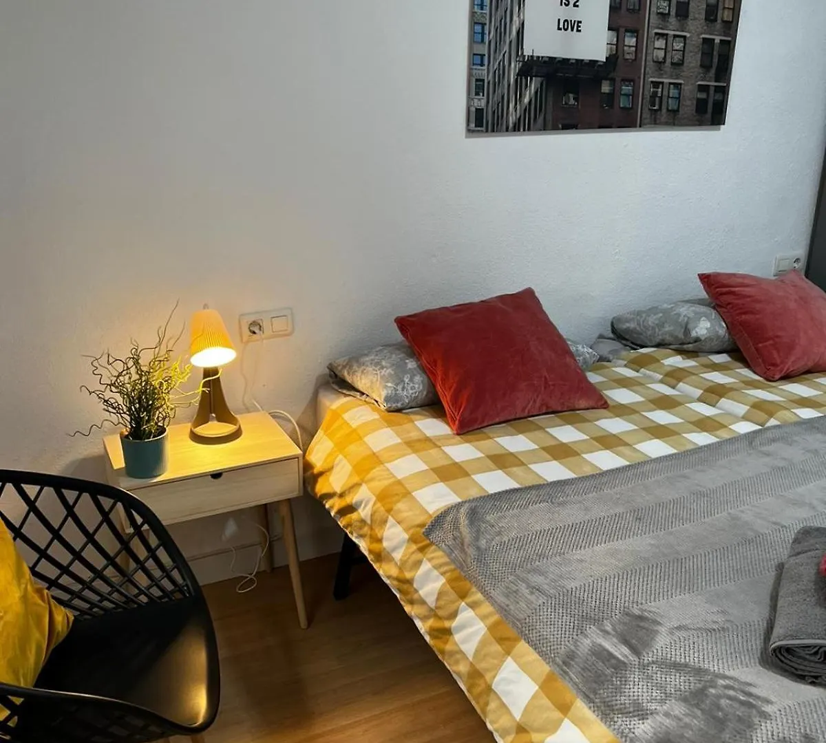 By Malagagrupos Centro Historico Parking Gratis 3 Habitaciones Malaga