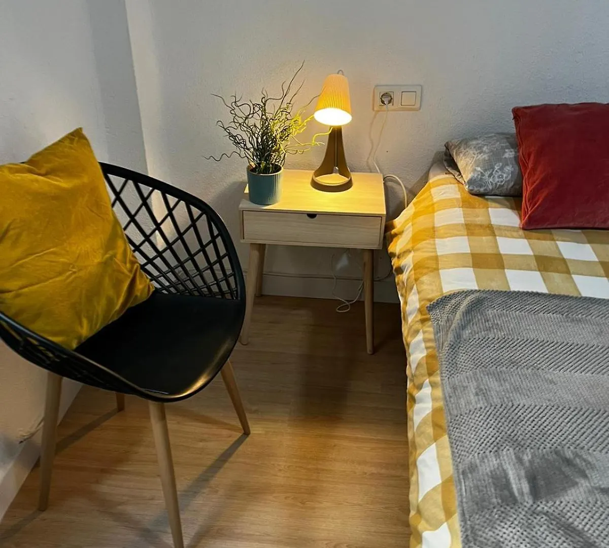 By Malagagrupos Centro Historico Parking Gratis 3 Habitaciones 0*,